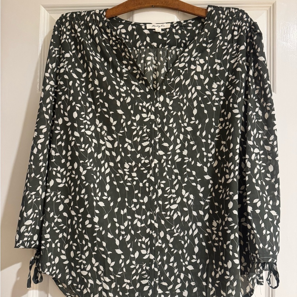 Chic Forest Green Leaf Pattern Blouse - image 1